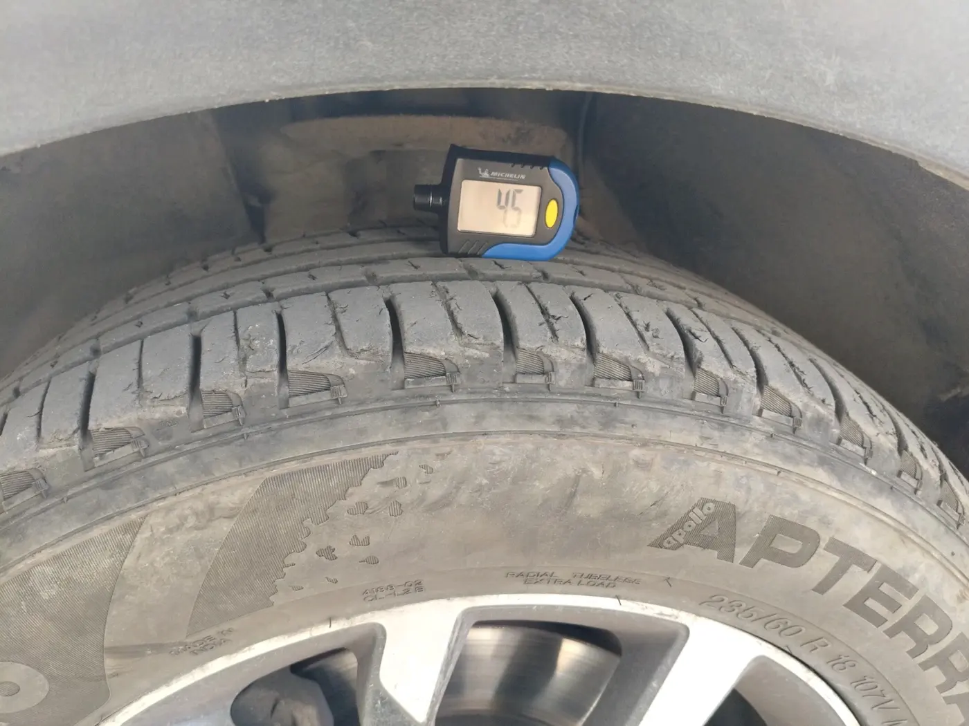 2018 Mahindra XUV500 W11, Diesel, Manual, 79,857 km, tyre