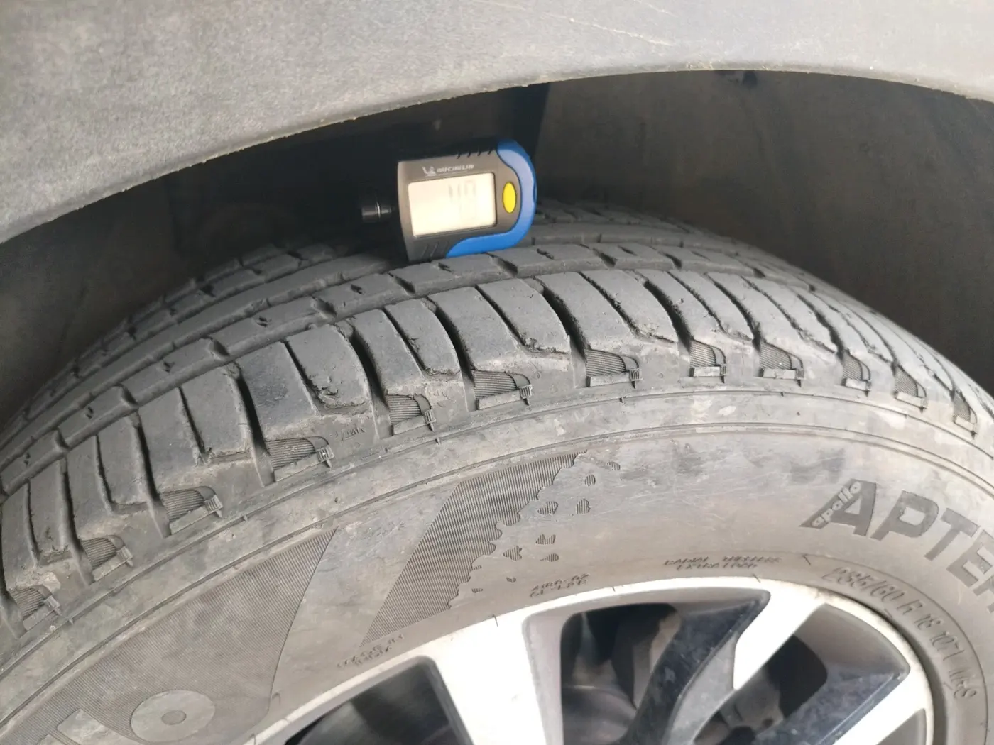 2018 Mahindra XUV500 W11, Diesel, Manual, 79,857 km, tyre