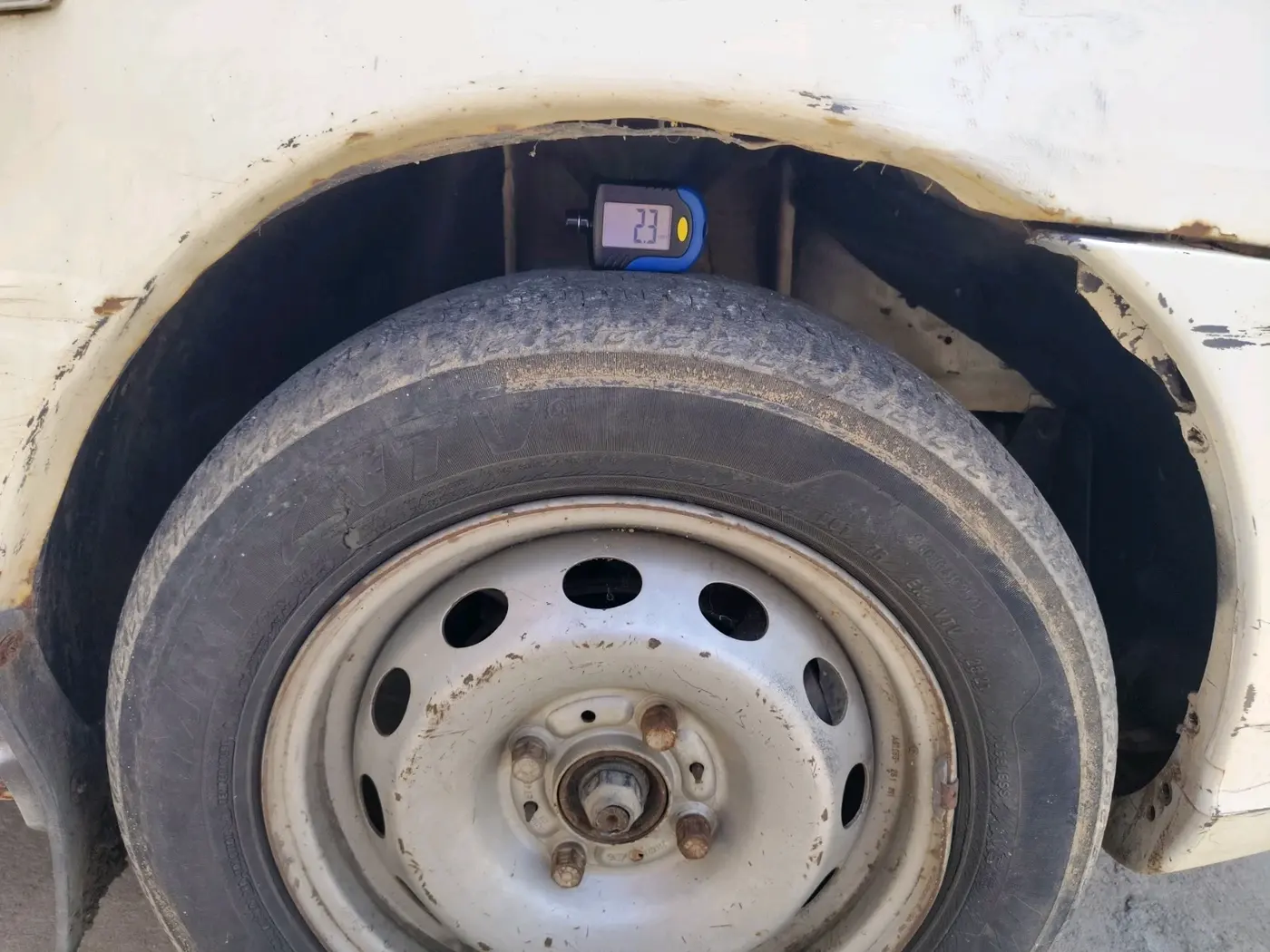 2011 Tata Indigo ECS LS CR4, Diesel, Manual, 1,71,151 km, tyre