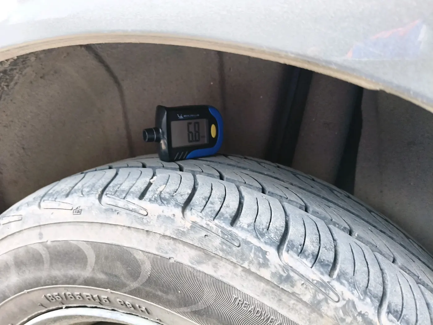 2025 Maruti Ertiga VXI CNG, CNG, Manual, 70,727 km, tyre