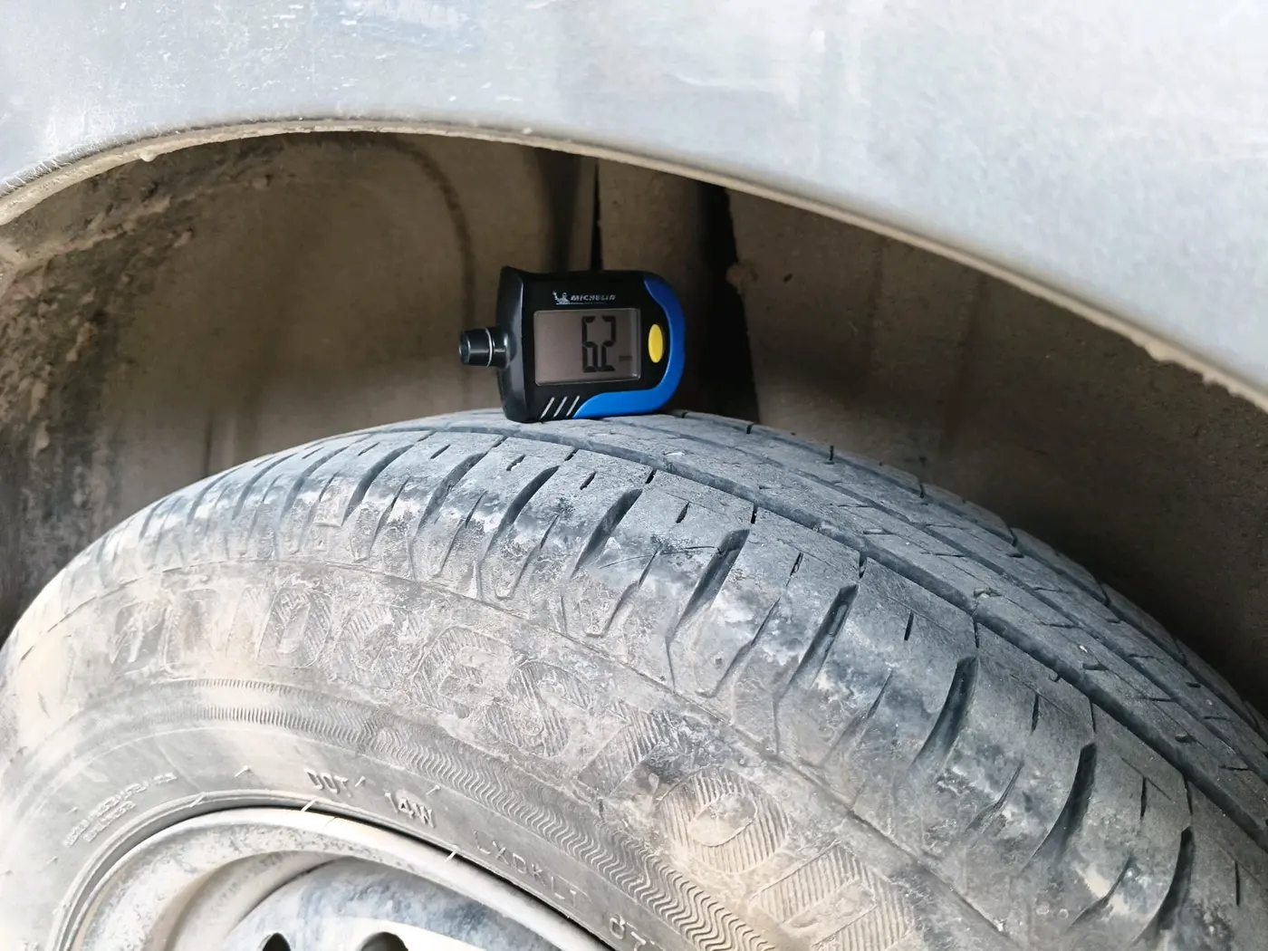 2025 Maruti Ertiga VXI CNG, CNG, Manual, 70,727 km, tyre