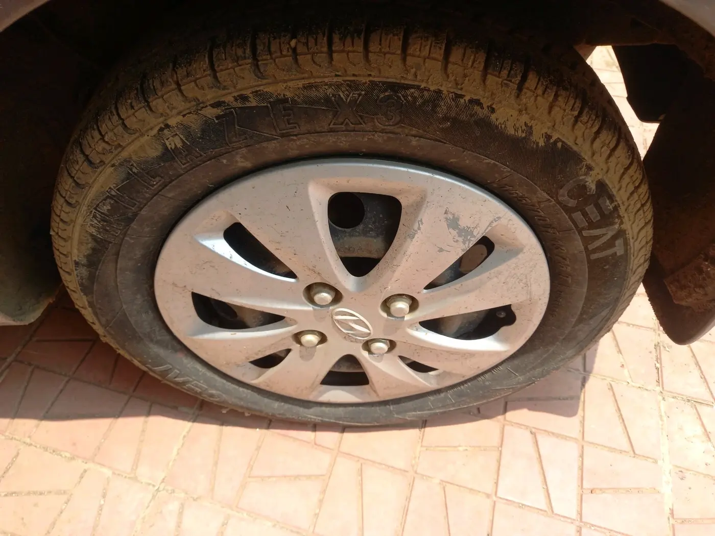 2012 Hyundai i10 ASTA 1.2, Petrol, Manual, 32,742 km, tyre