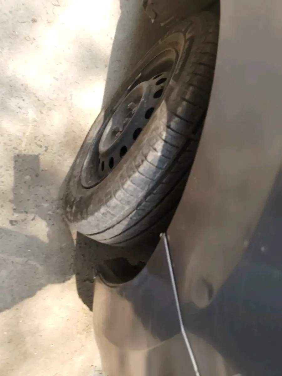 2015 Maruti Wagon R 1.0 VXI, Petrol, Manual, 73,016 km, tyre