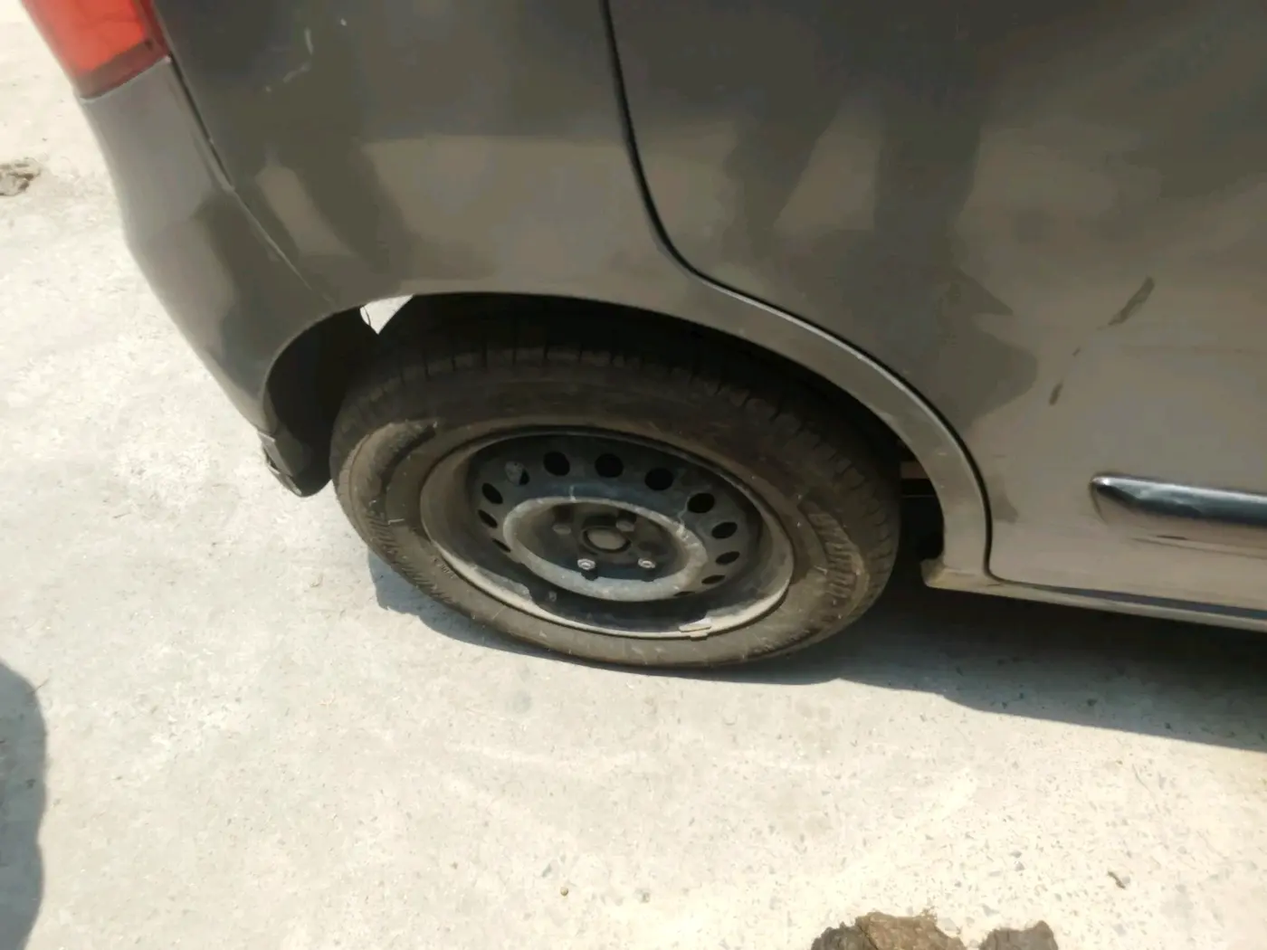 2015 Maruti Wagon R 1.0 VXI, Petrol, Manual, 73,016 km, tyre