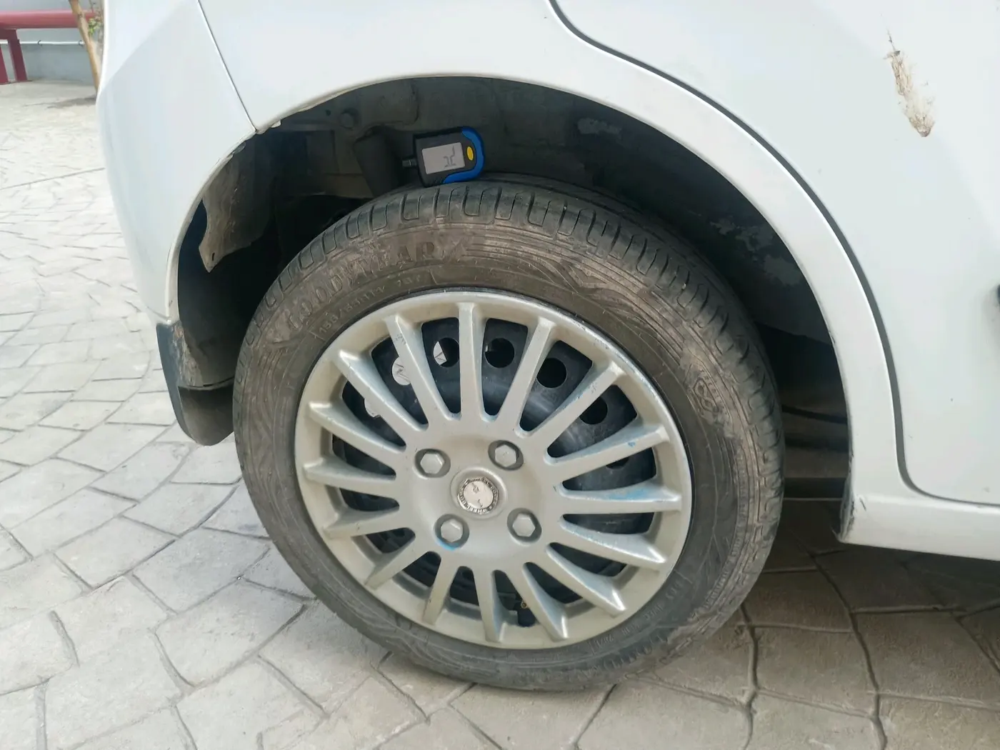 2017 Maruti Wagon R 1.0 VXI, Petrol, Manual, 89,000 km, tyre