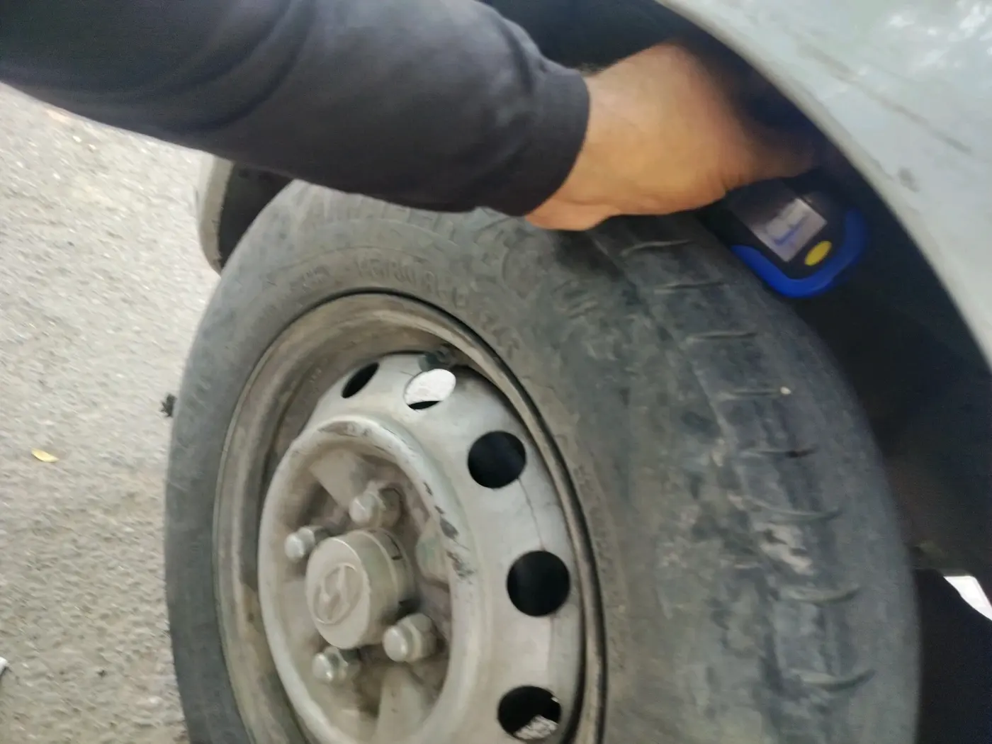 2012 Hyundai Eon ERA +, Petrol, Manual, 96,495 km, tyre