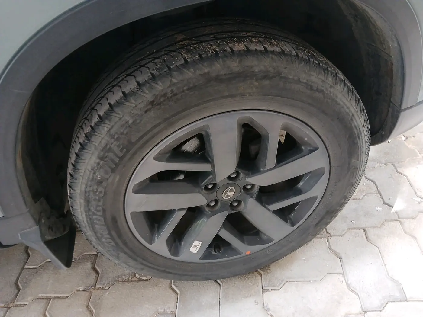 2021 Tata Safari XZA PLUS, Diesel, Automatic, 36,718 km, tyre