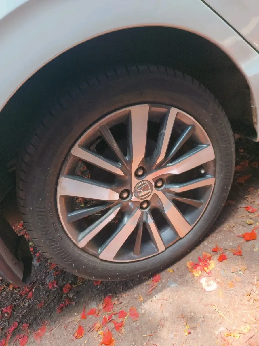 2022 Honda City 1.5L I-VTEC ZX, Petrol, Manual, 57,319 km, tyre