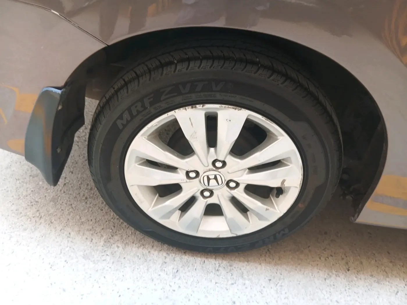 2012 Honda City 1.5L I-VTEC S MT, Petrol, Manual, 1,07,955 km, tyre