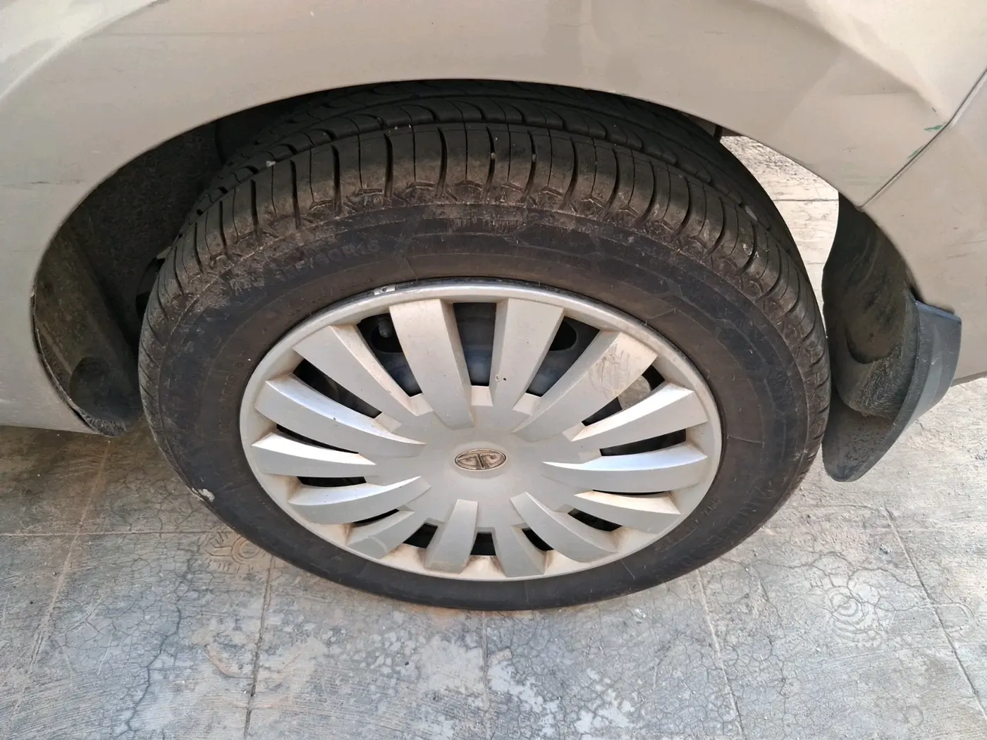 2015 Tata Zest XMS PETROL, Petrol, Manual, 72,162 km, tyre