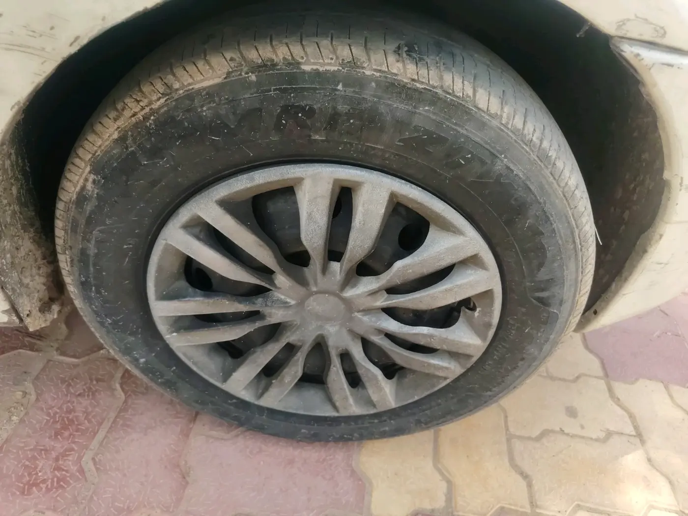 2011 Mahindra Verito 1.5 D6, Diesel, Manual, 2,38,600 km, tyre