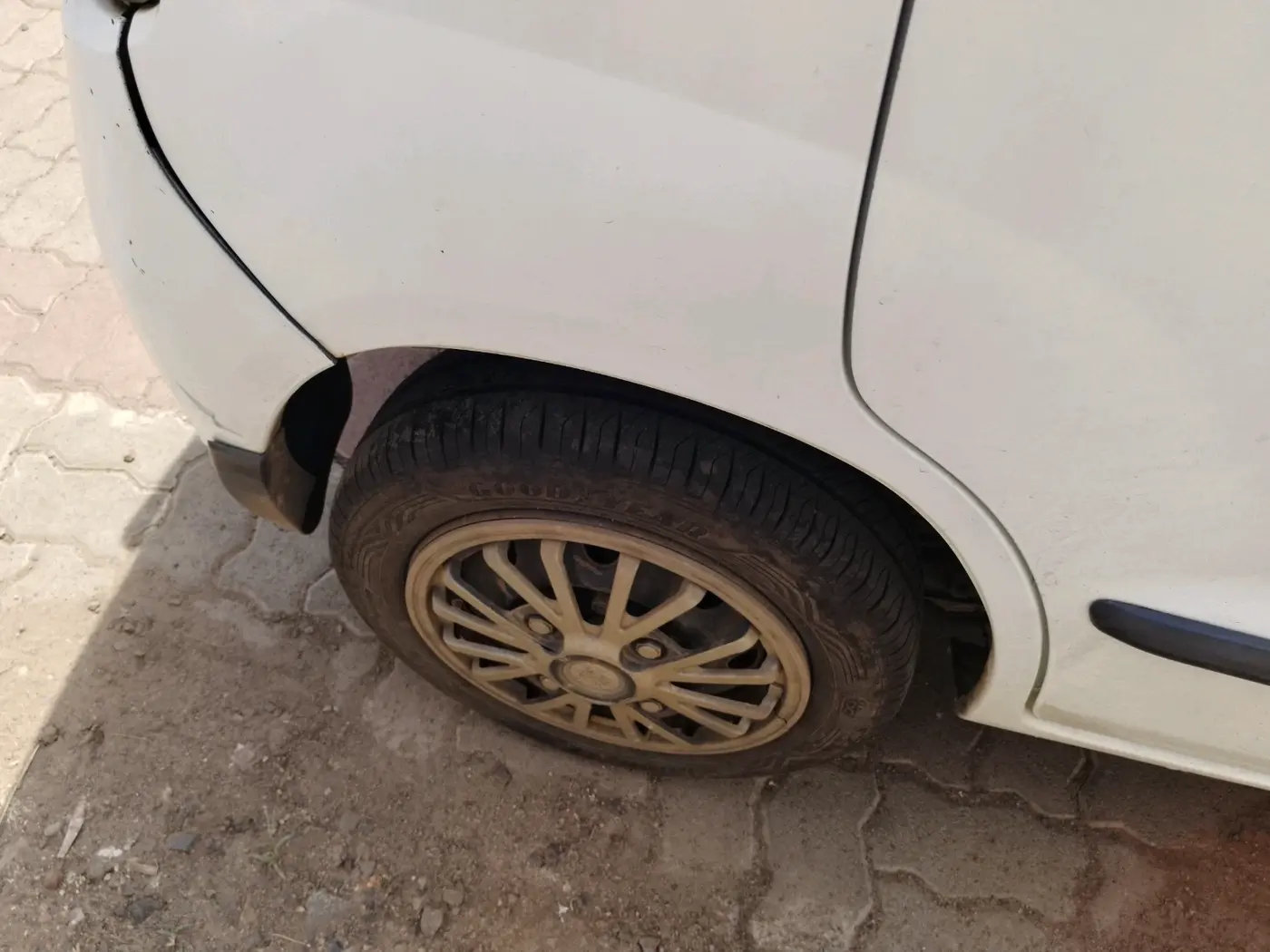 2011 Maruti Zen Estilo VXI, Petrol, Manual, 42,745 km, tyre