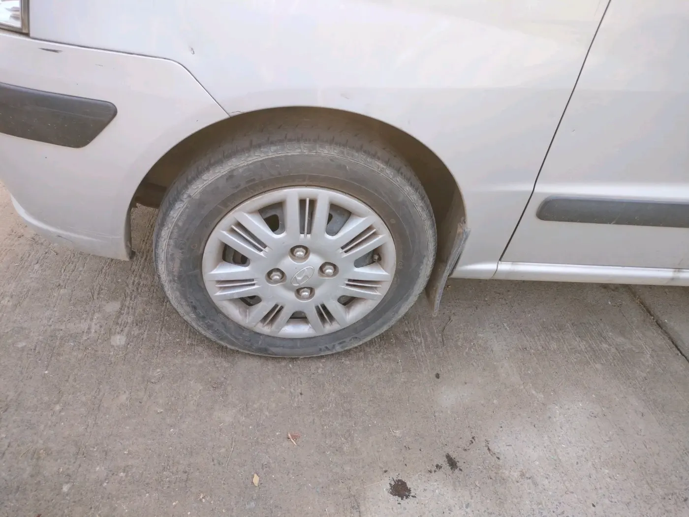 2014 Hyundai Santro Xing GLS, Petrol, Manual, 76,011 km, tyre