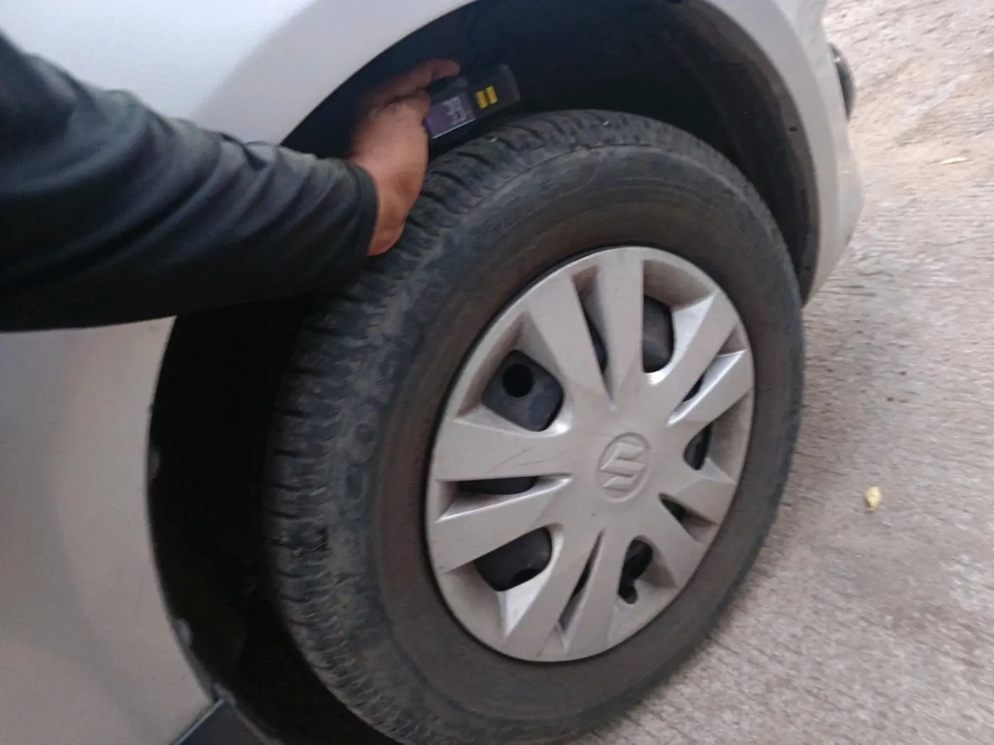 2013 Maruti Swift Dzire VXI, Petrol, Manual, 78,223 km, tyre