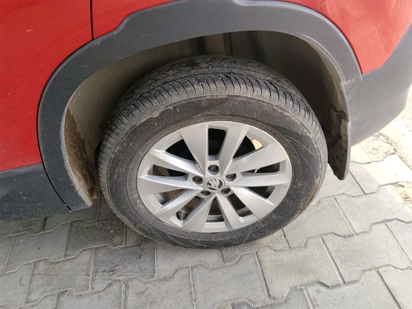 2025 Skoda Kylaq Signature, Petrol, Manual, 16,056 km, tyre