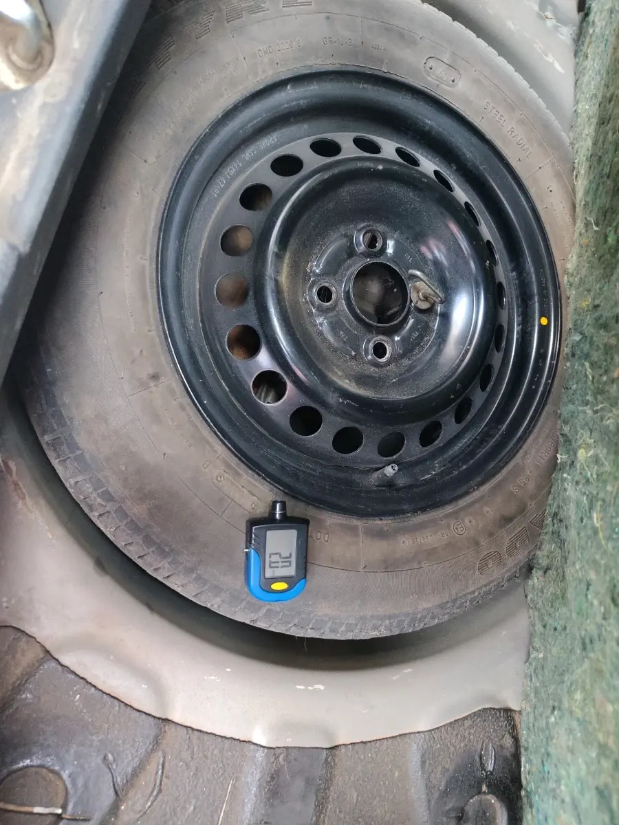 2011 Maruti Ritz VXI, Petrol, Manual, 31,288 km, tyre