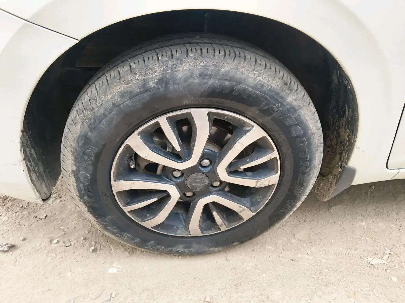 2024 Maruti Swift VXi, Petrol, Manual, 43,452 km, tyre