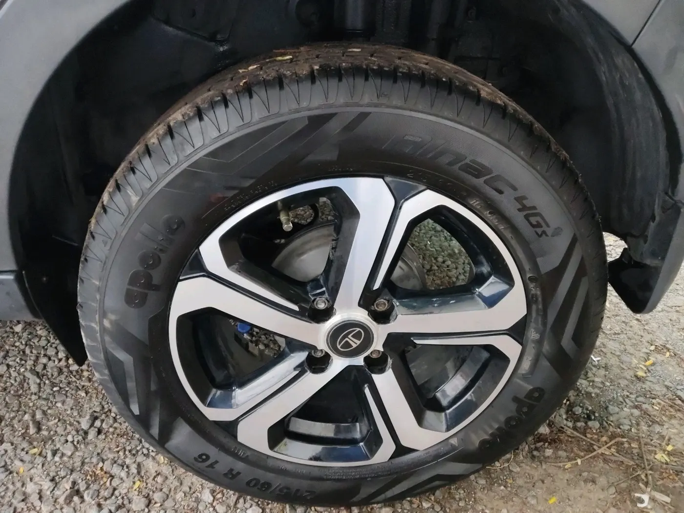 2022 Tata NEXON XE PETROL, Petrol, Manual, 34,815 km, tyre