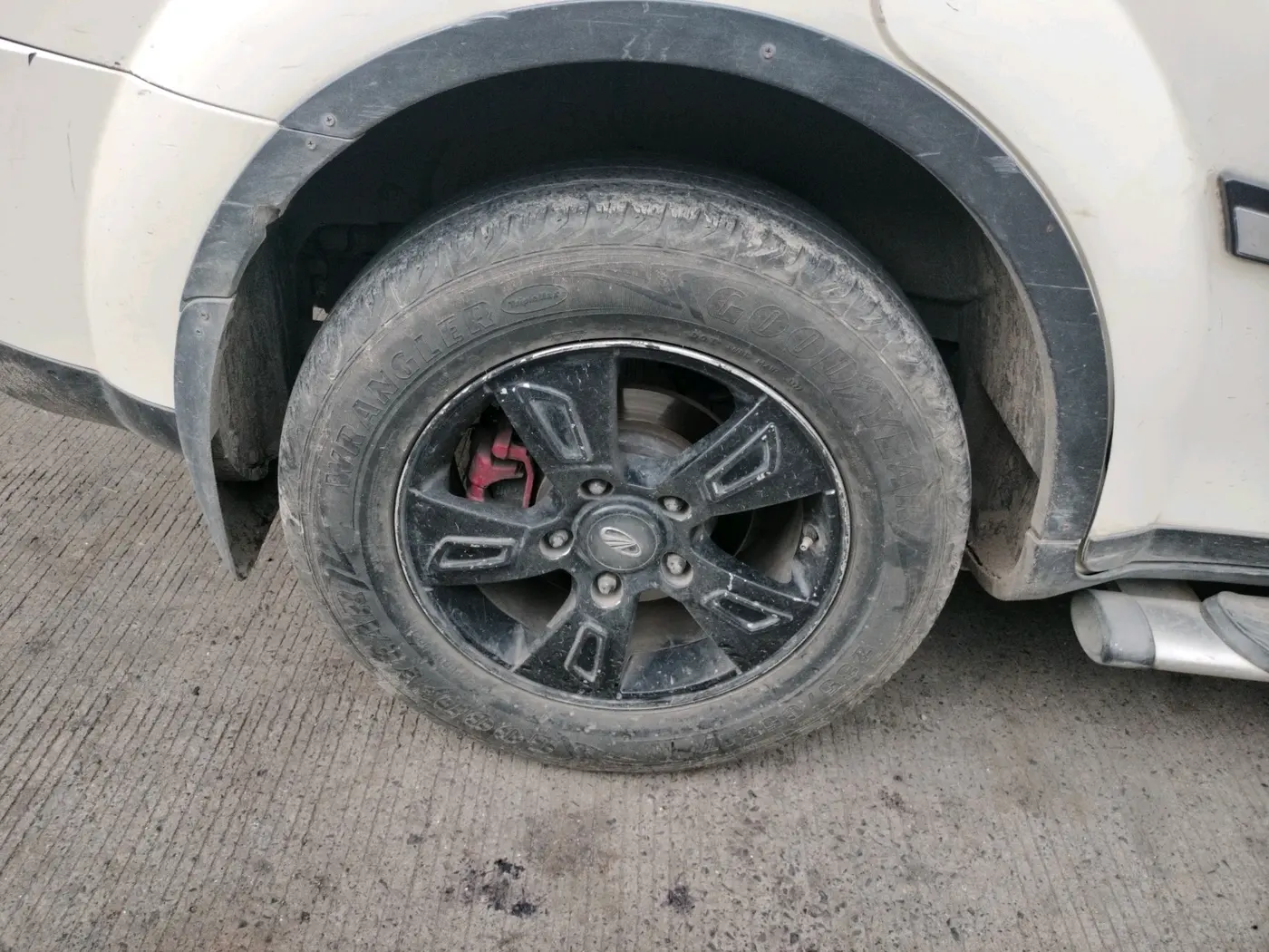 2012 Mahindra XUV500 W8, Diesel, Manual, 84,271 km, tyre