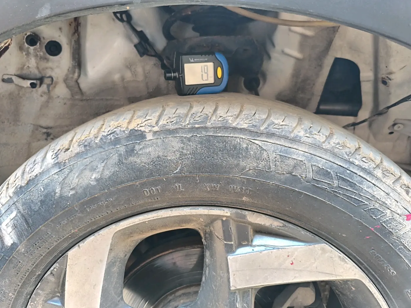 2021 Hyundai VENUE SX 1.0 TURBO, Petrol, Manual, 61,332 km, tyre