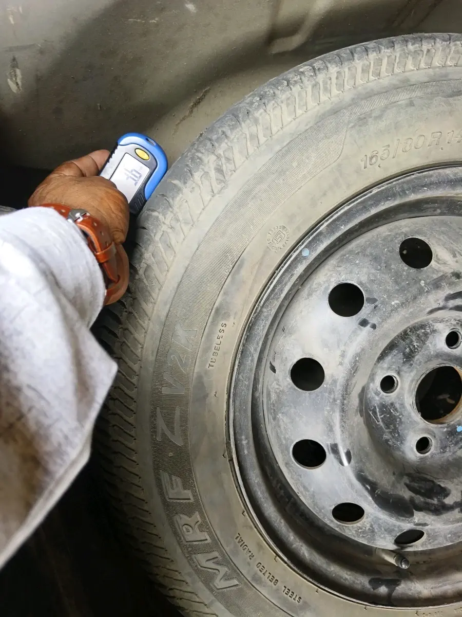 2012 Maruti Swift Dzire VXI, Petrol, Manual, 27,330 km, tyre