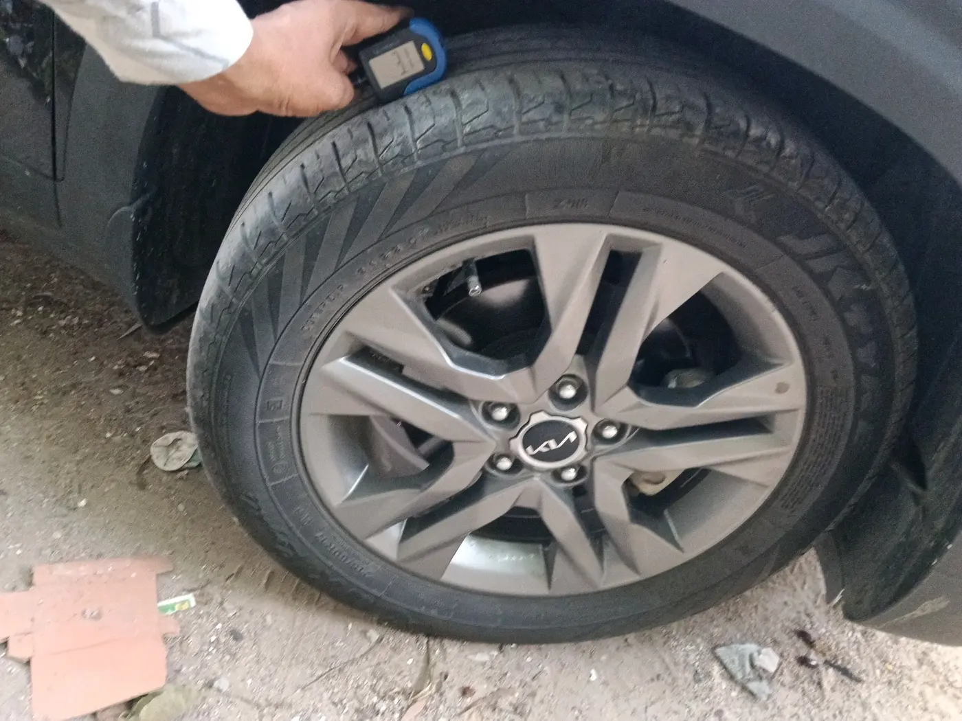 2022 KIA SELTOS HTX PETROL 1.5, Petrol, Manual, 42,498 km, tyre