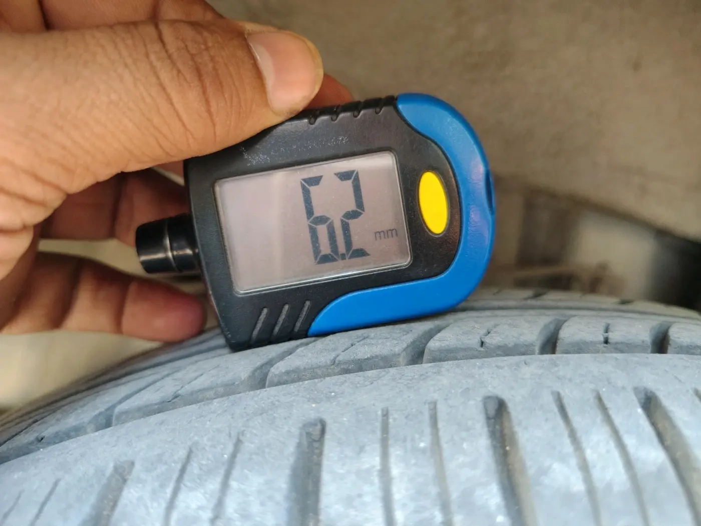 2014 Hyundai Eon ERA +, Petrol, Manual, 95,436 km, tyre