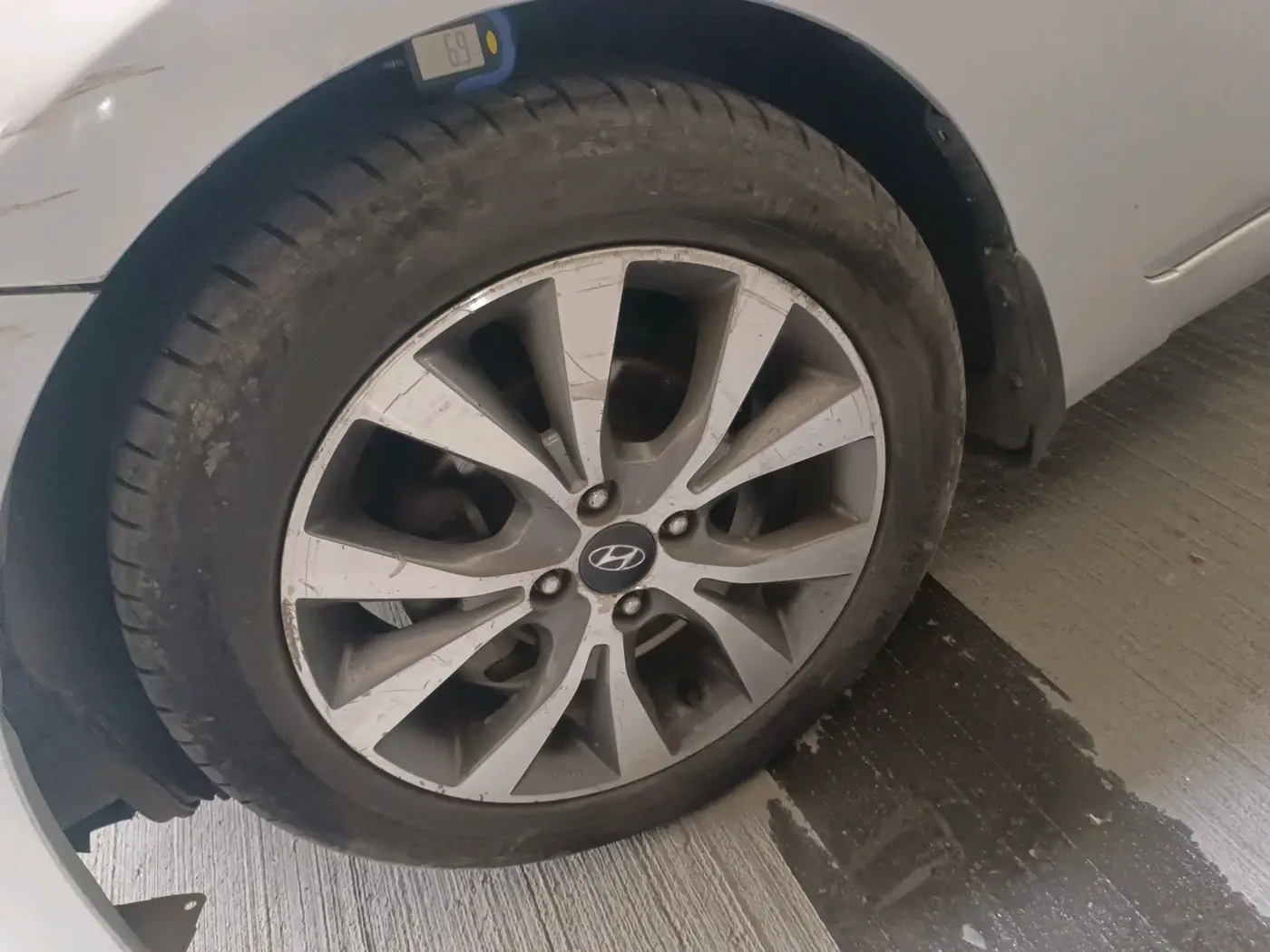 2015 Hyundai Verna FLUIDIC 1.6 CRDI S(O) 4S, Diesel, Manual, 2,74,319 km, tyre