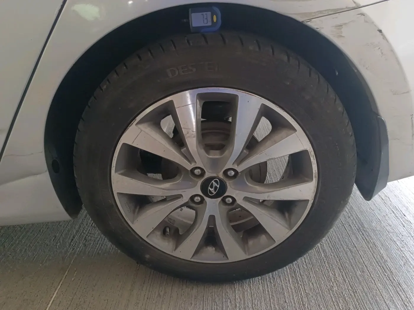 2015 Hyundai Verna FLUIDIC 1.6 CRDI S(O) 4S, Diesel, Manual, 2,74,319 km, tyre