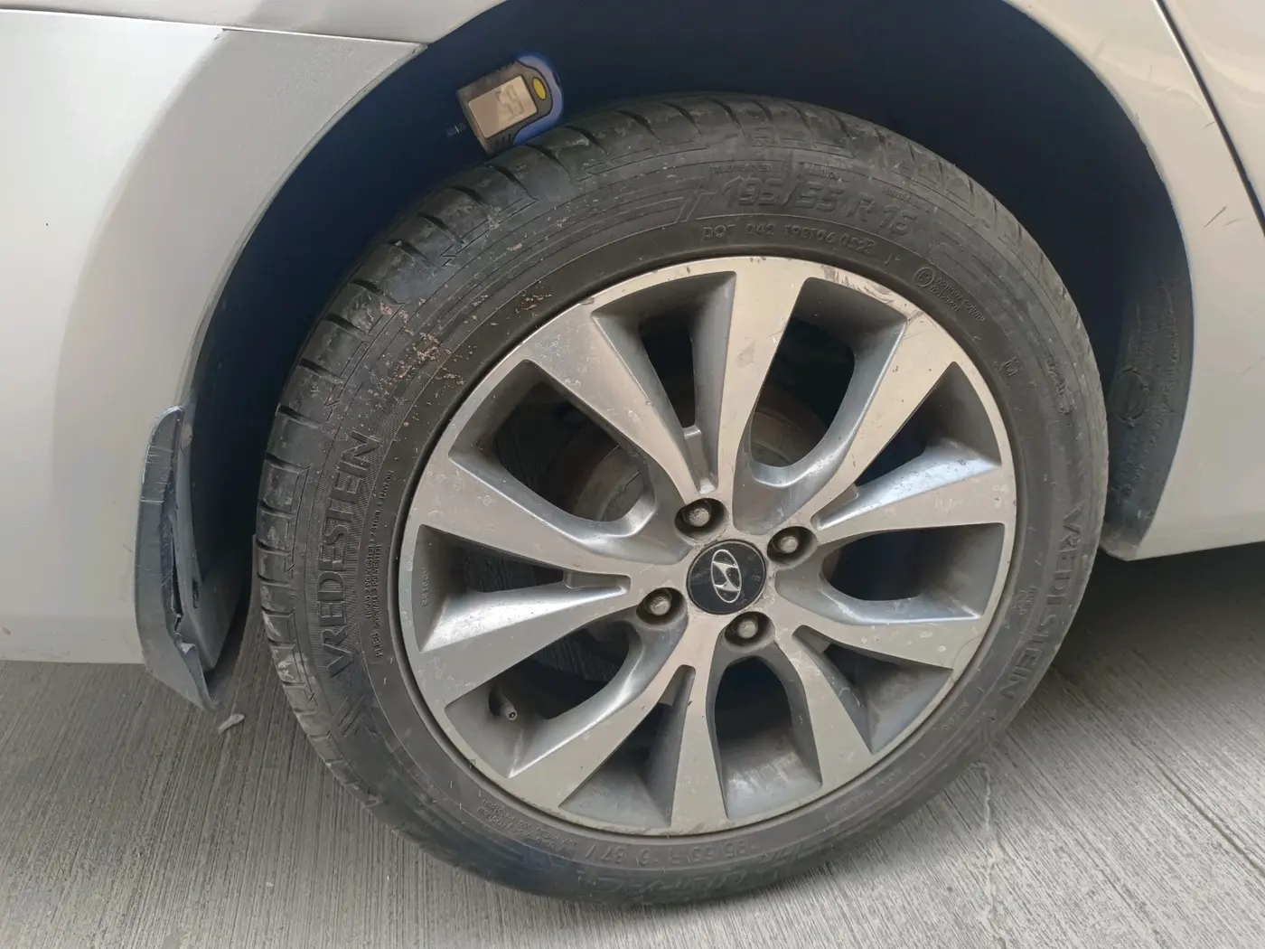 2015 Hyundai Verna FLUIDIC 1.6 CRDI S(O) 4S, Diesel, Manual, 2,74,319 km, tyre