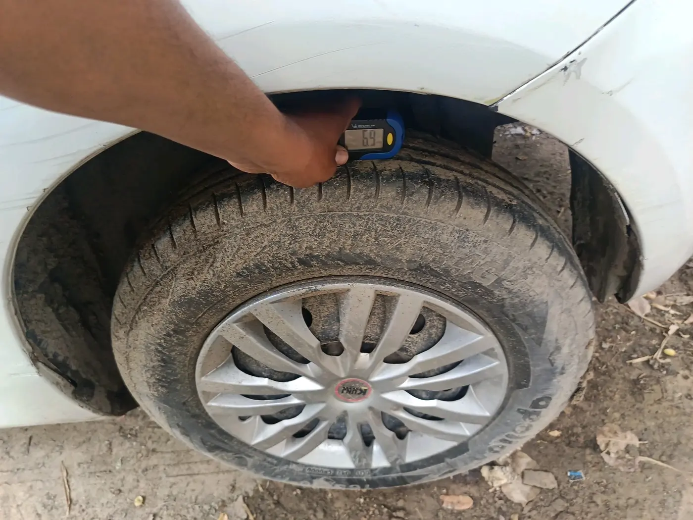 2015 Maruti Swift VDI, Diesel, Manual, 55,630 km, tyre