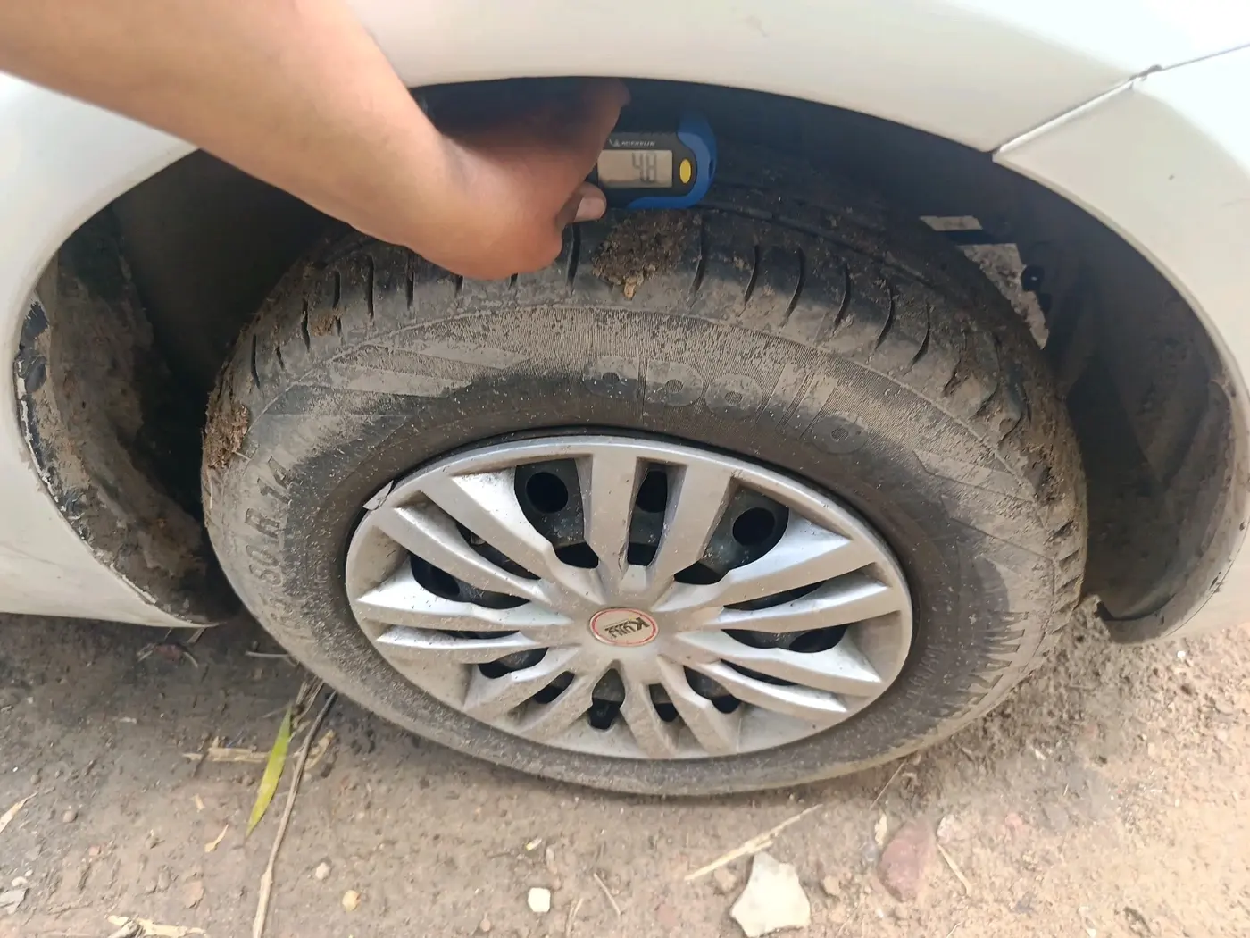 2015 Maruti Swift VDI, Diesel, Manual, 55,630 km, tyre