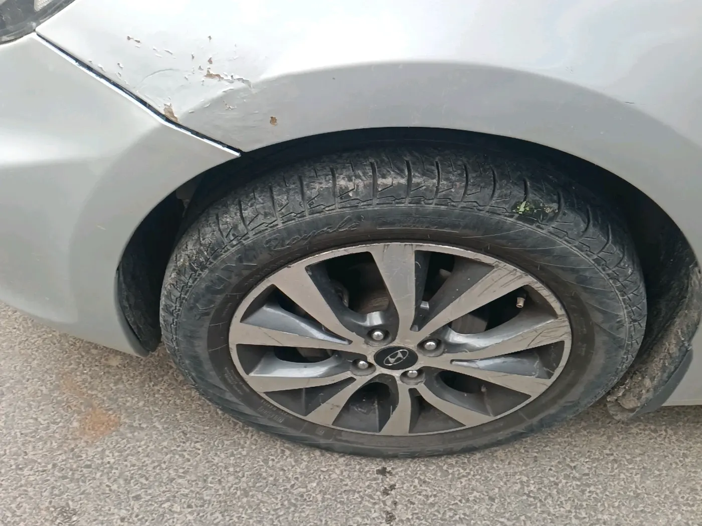 2014 Hyundai Verna FLUIDIC 1.6 CRDI SX, Diesel, Manual, 89,000 km, tyre