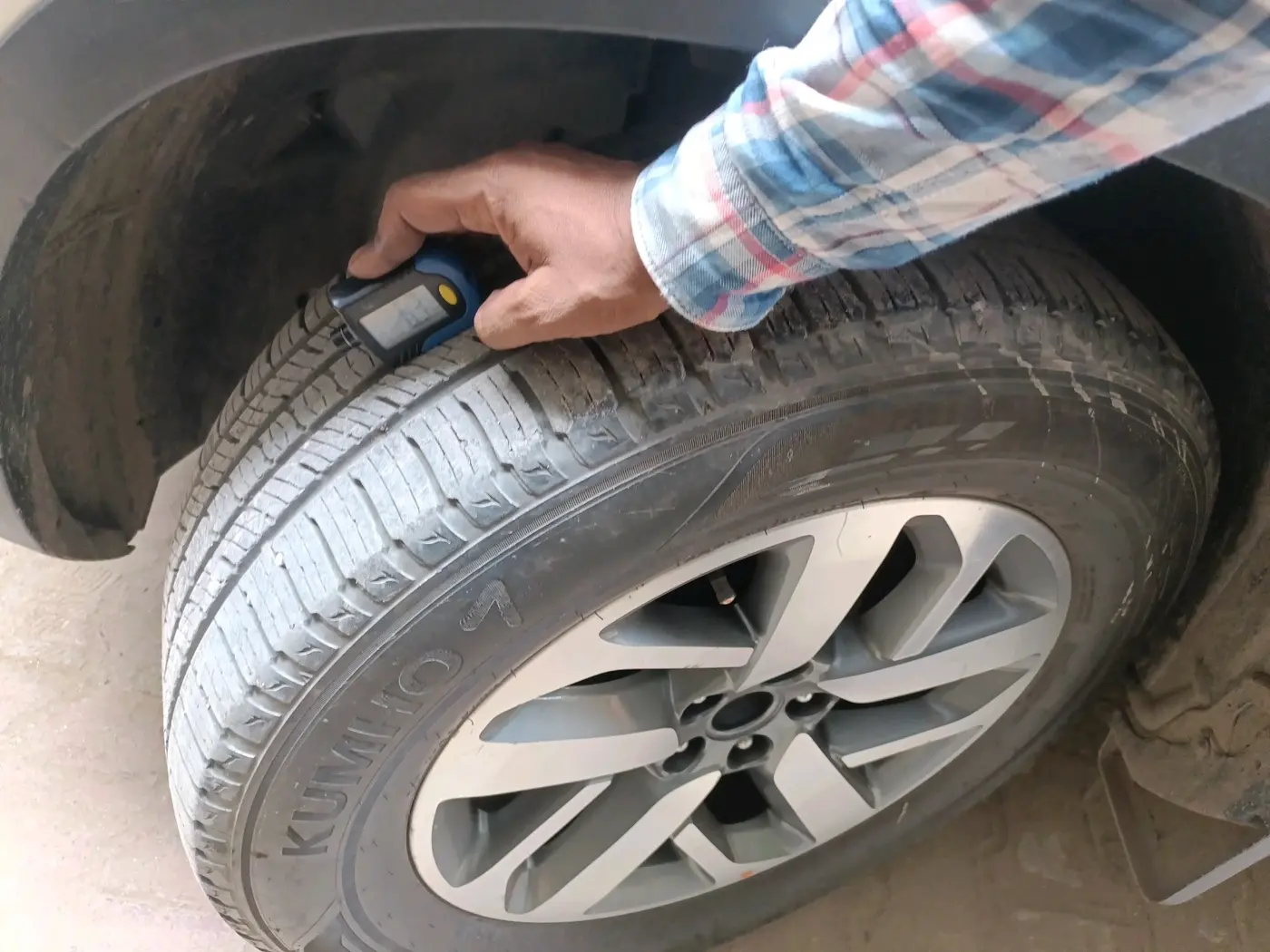 2022 Tata Harrier XM 2.0L KRYOTEC, Diesel, Manual, 41,034 km, tyre