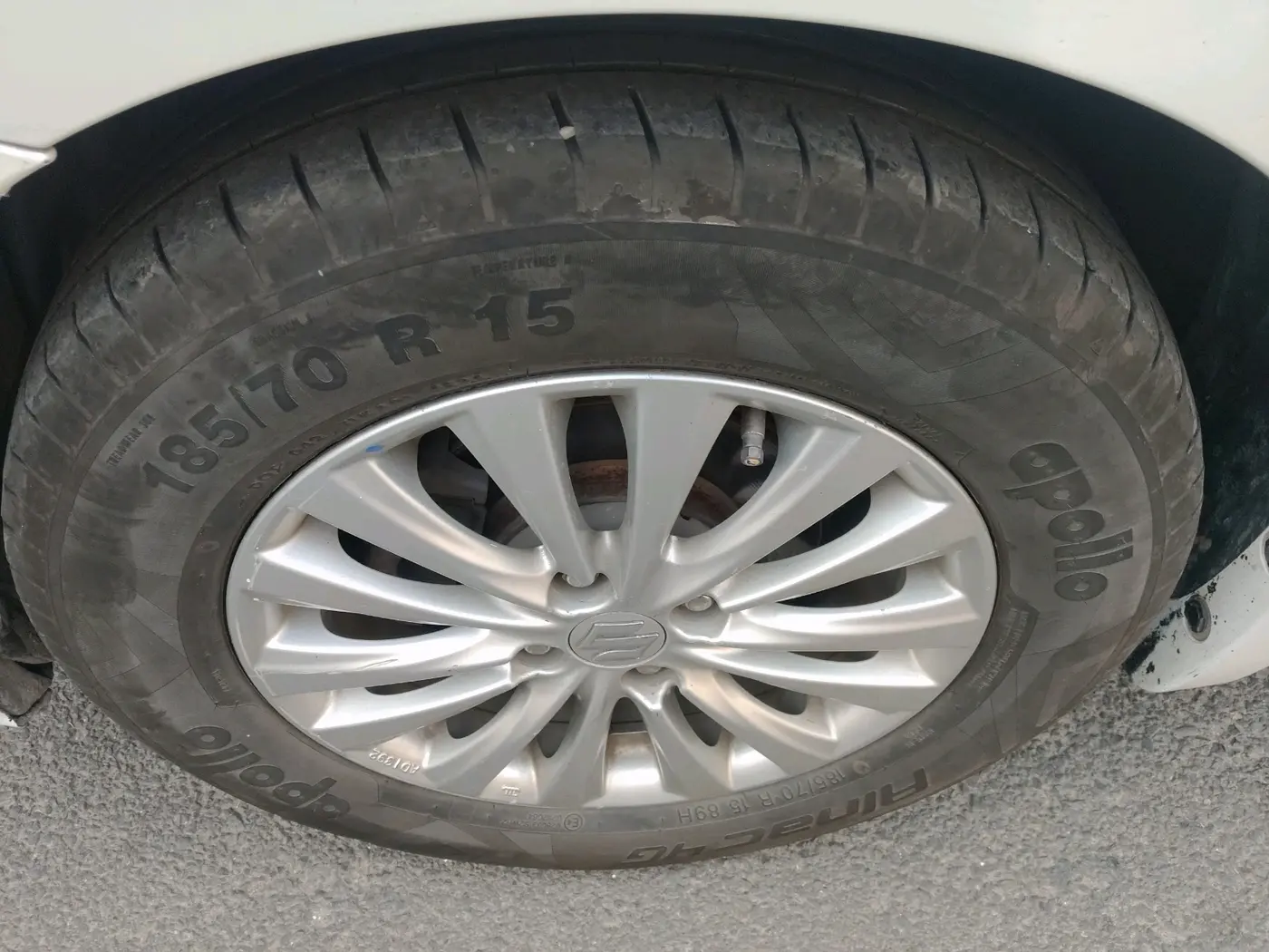 2020 Maruti Ciaz DELTA 1.5 SHVS MT PETROL, Petrol, Manual, 2,21,201 km, tyre