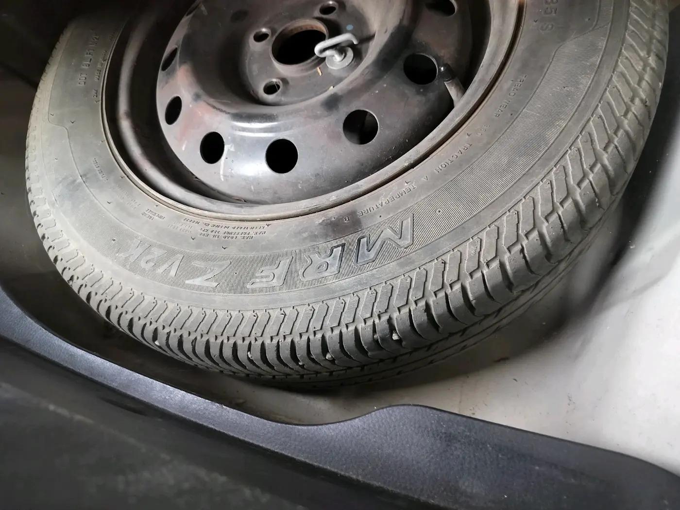 2012 Maruti Swift Dzire VXI, Petrol, Manual, 71,587 km, tyre