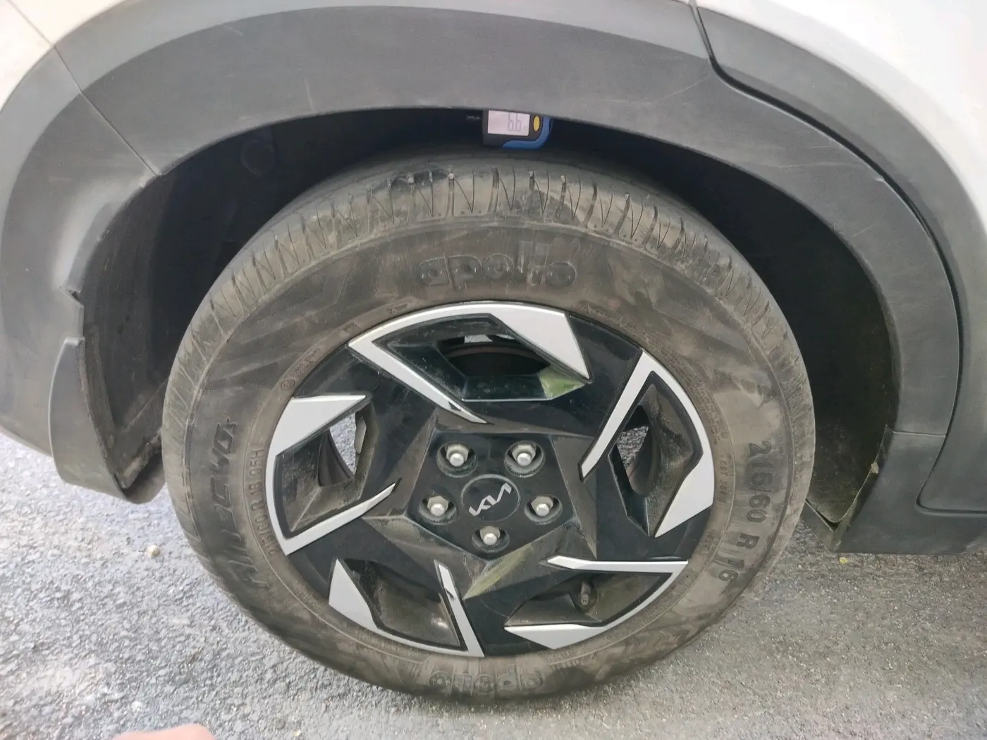 2024 KIA SONET HTX 1.5 DIESEL MT, Diesel, Manual, 20,444 km, tyre