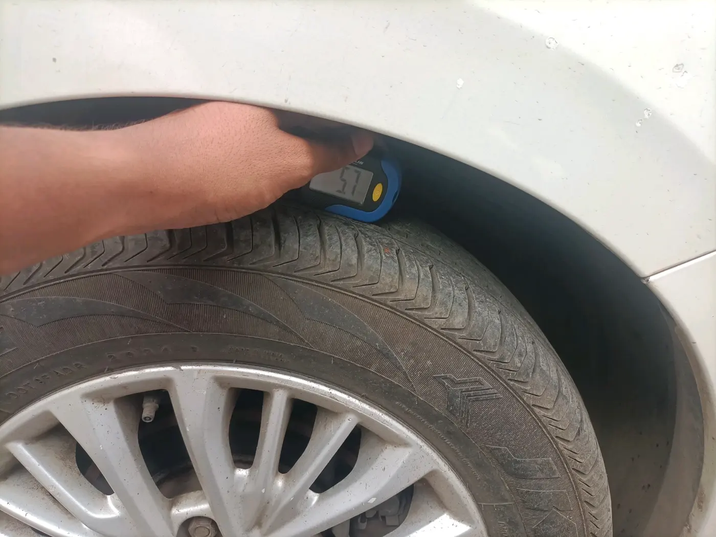 2019 Maruti Ertiga VXI CNG, CNG, Manual, 71,646 km, tyre
