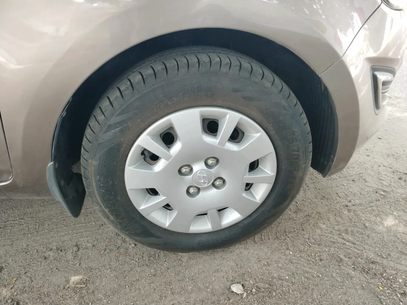 2012 Hyundai i20 MAGNA 1.2, Petrol, Manual, 14,816 km, tyre