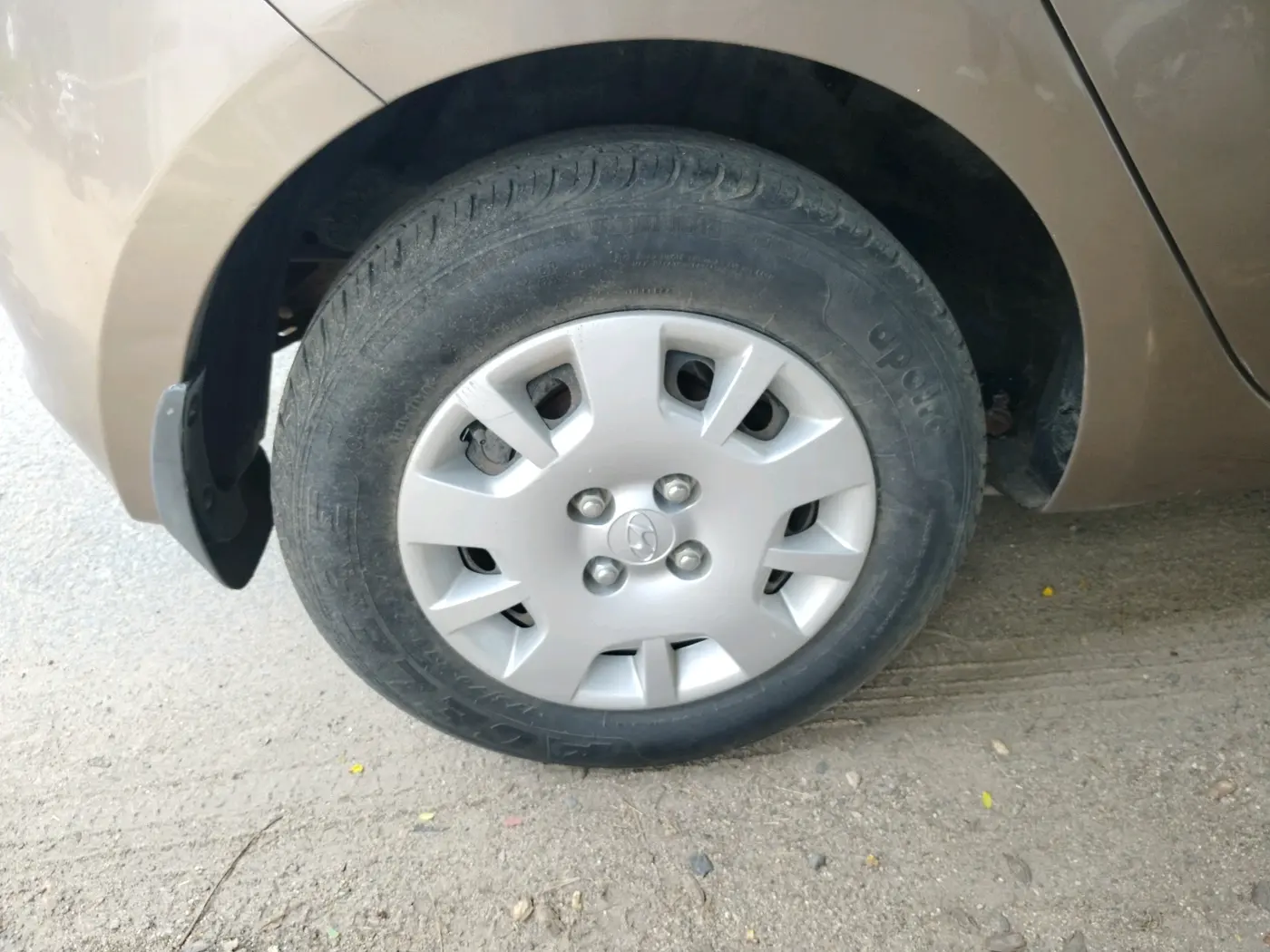 2012 Hyundai i20 MAGNA 1.2, Petrol, Manual, 14,816 km, tyre