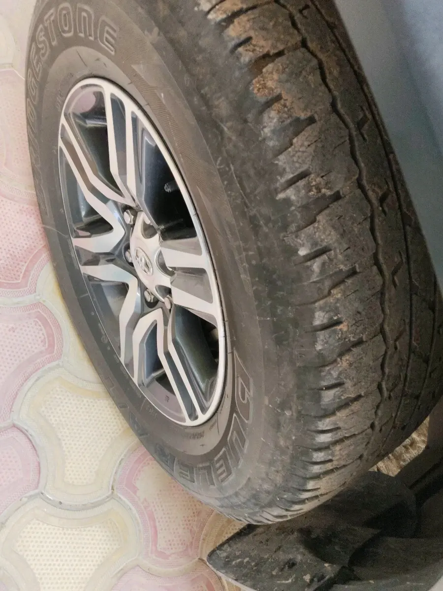 2025 Toyota Fortuner 4X2 AT 2.8 DIESEL, Diesel, Automatic, 41,124 km, tyre