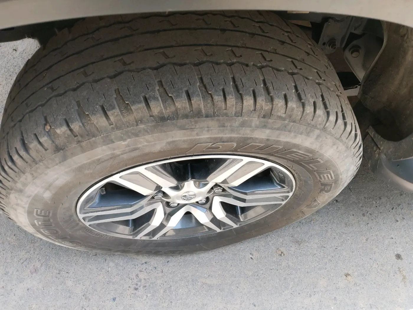 2025 Toyota Fortuner 4X2 AT 2.8 DIESEL, Diesel, Automatic, 41,124 km, tyre
