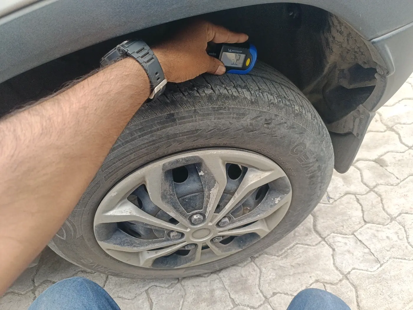 2024 Tata PUNCH PURE MT CNG, CNG, Manual, 25,565 km, tyre