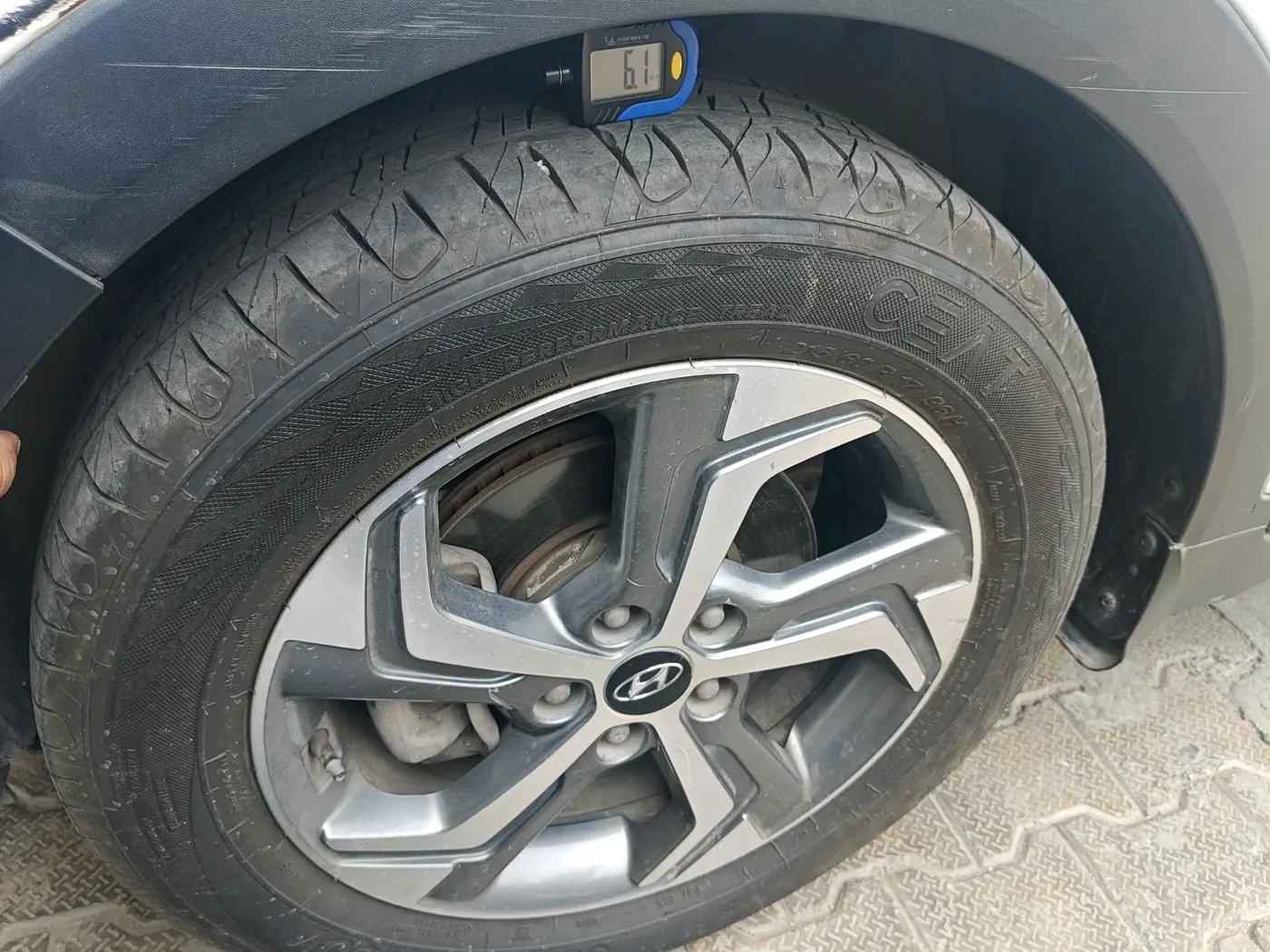 2018 Hyundai Creta SX AT 1.6 PETROL, Petrol, Automatic, 83,990 km, tyre
