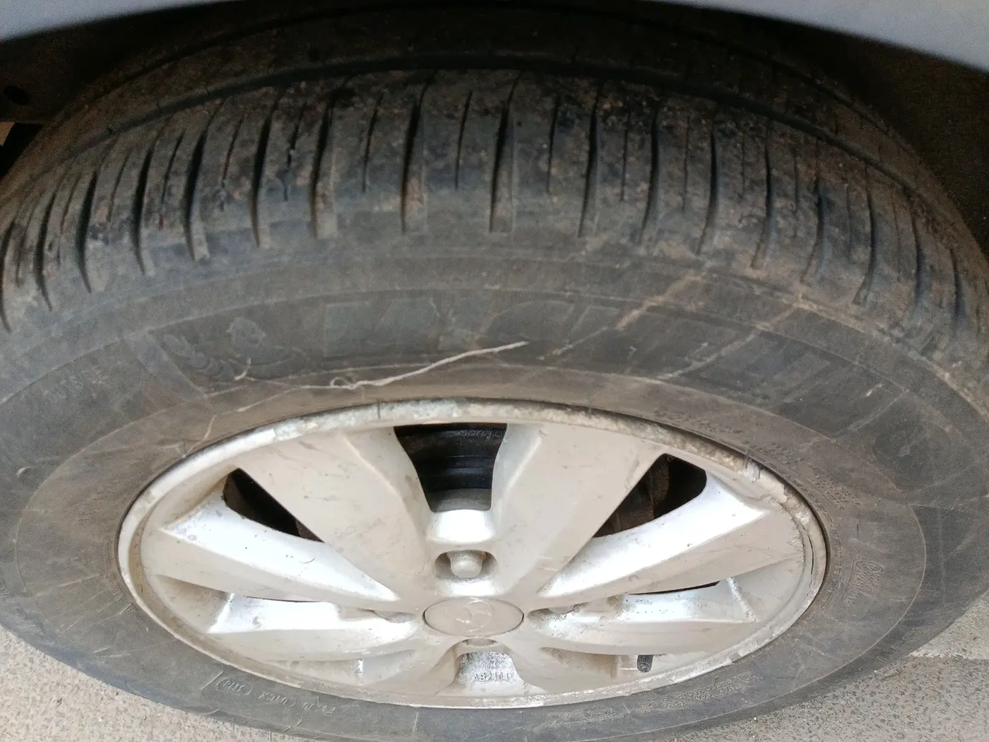 2012 Hyundai i20 ASTA 1.2, Petrol, Manual, 86,779 km, tyre