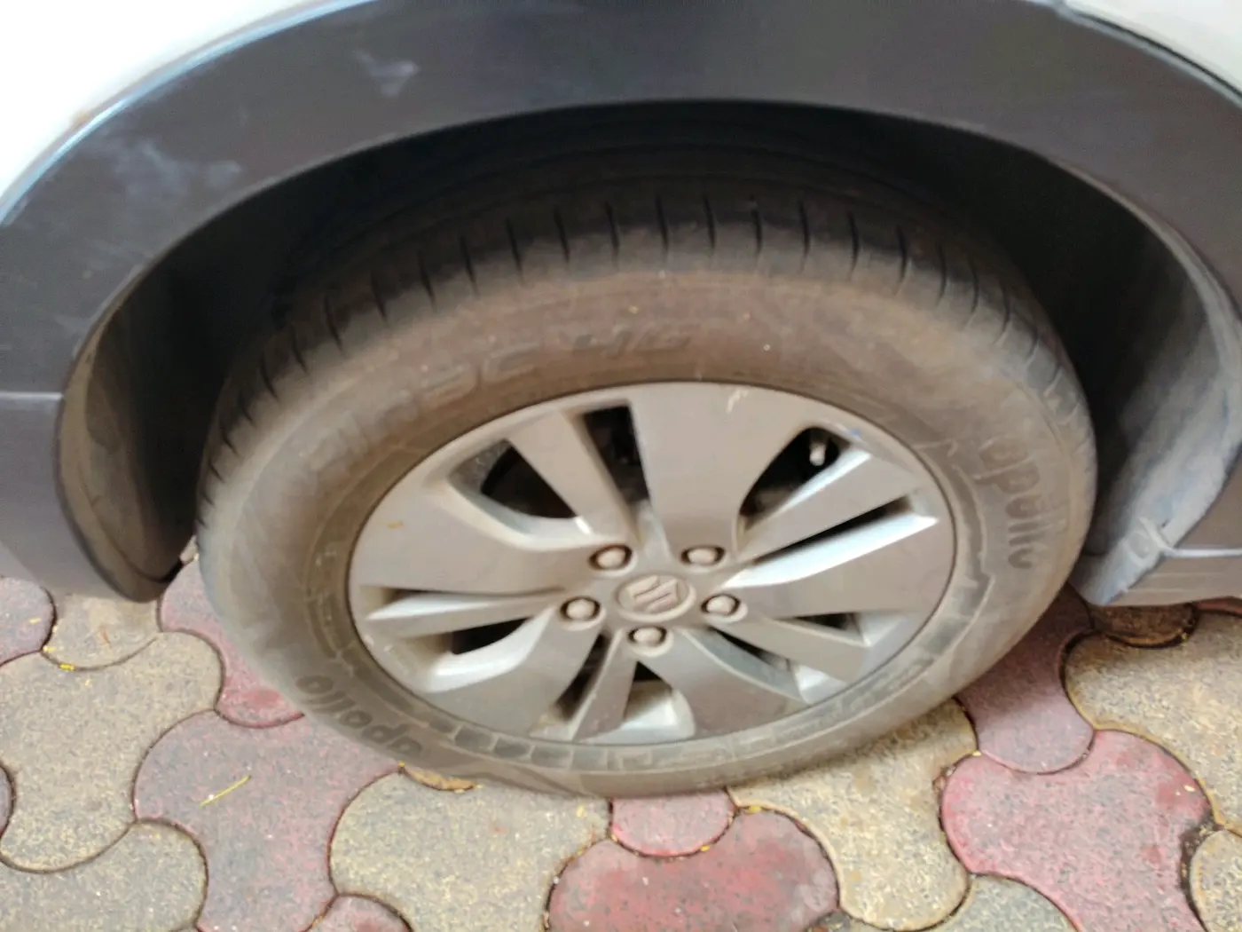 2016 Maruti S Cross ZETA 1.3, Diesel, Manual, 1,04,214 km, tyre