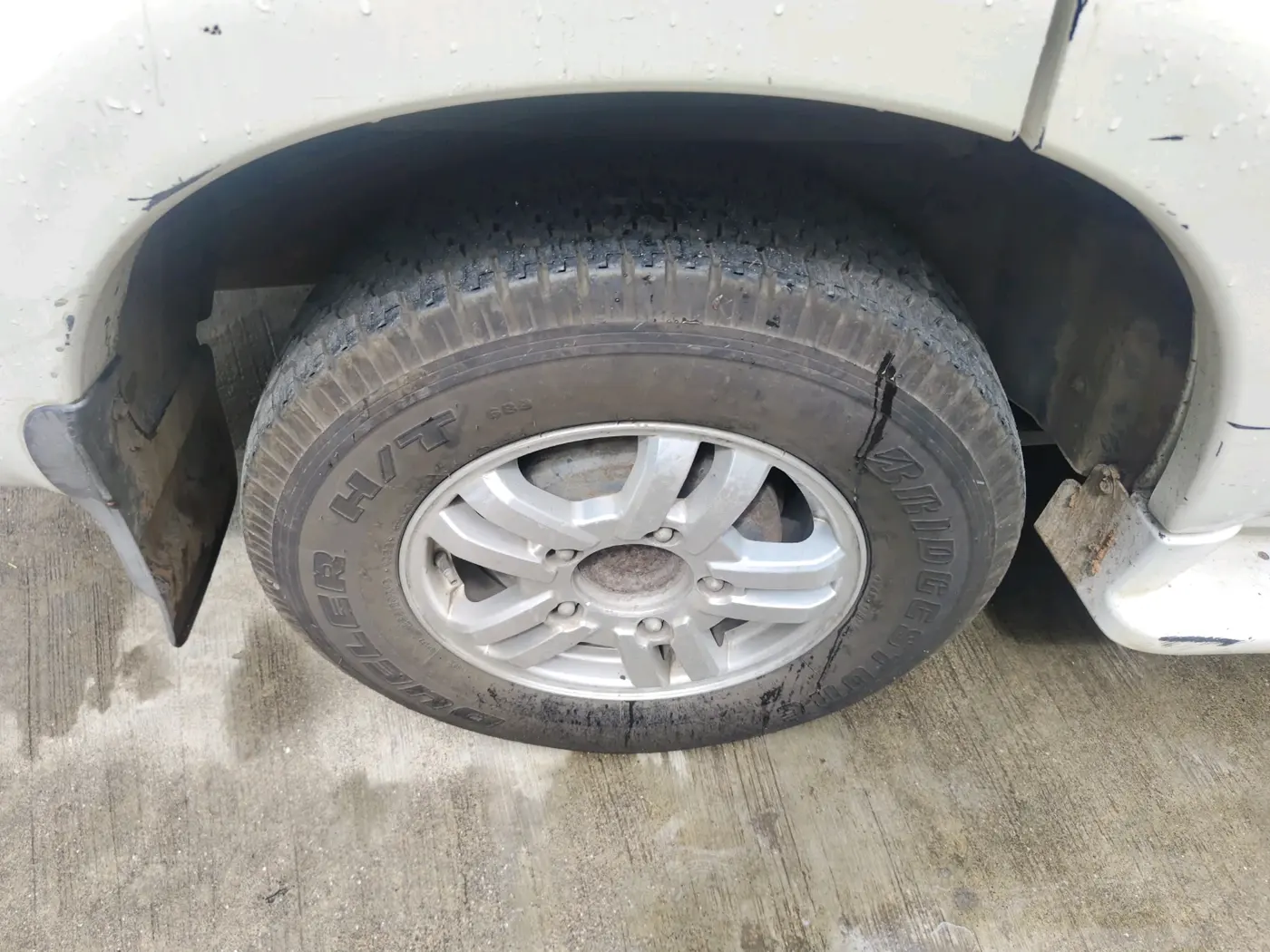 2012 Mahindra Scorpio VLX 2WD BS-III, Diesel, Manual, 1,81,860 km, tyre