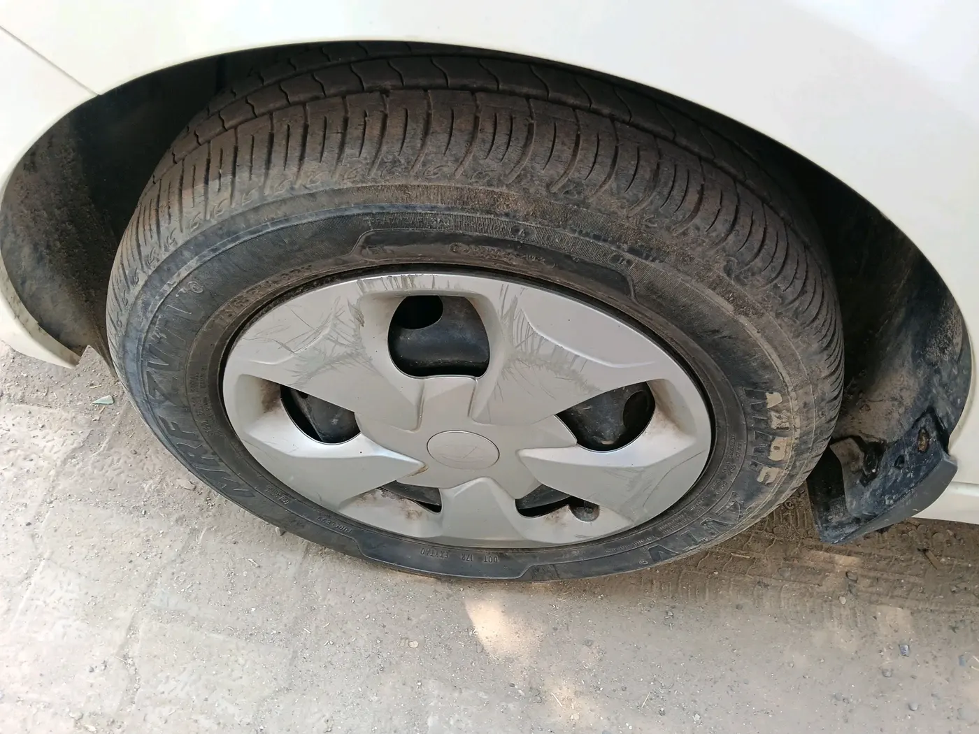 2024 Tata Tiago XM CNG, CNG, Manual, 13,387 km, tyre