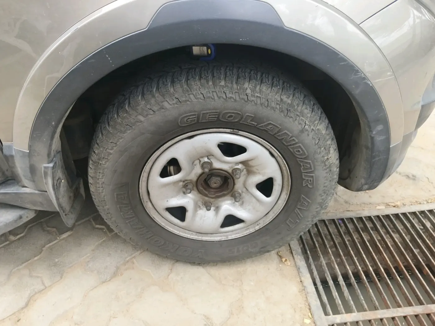 2018 Tata Hexa XM 4X2 7 STR, Diesel, Manual, 84,897 km, tyre