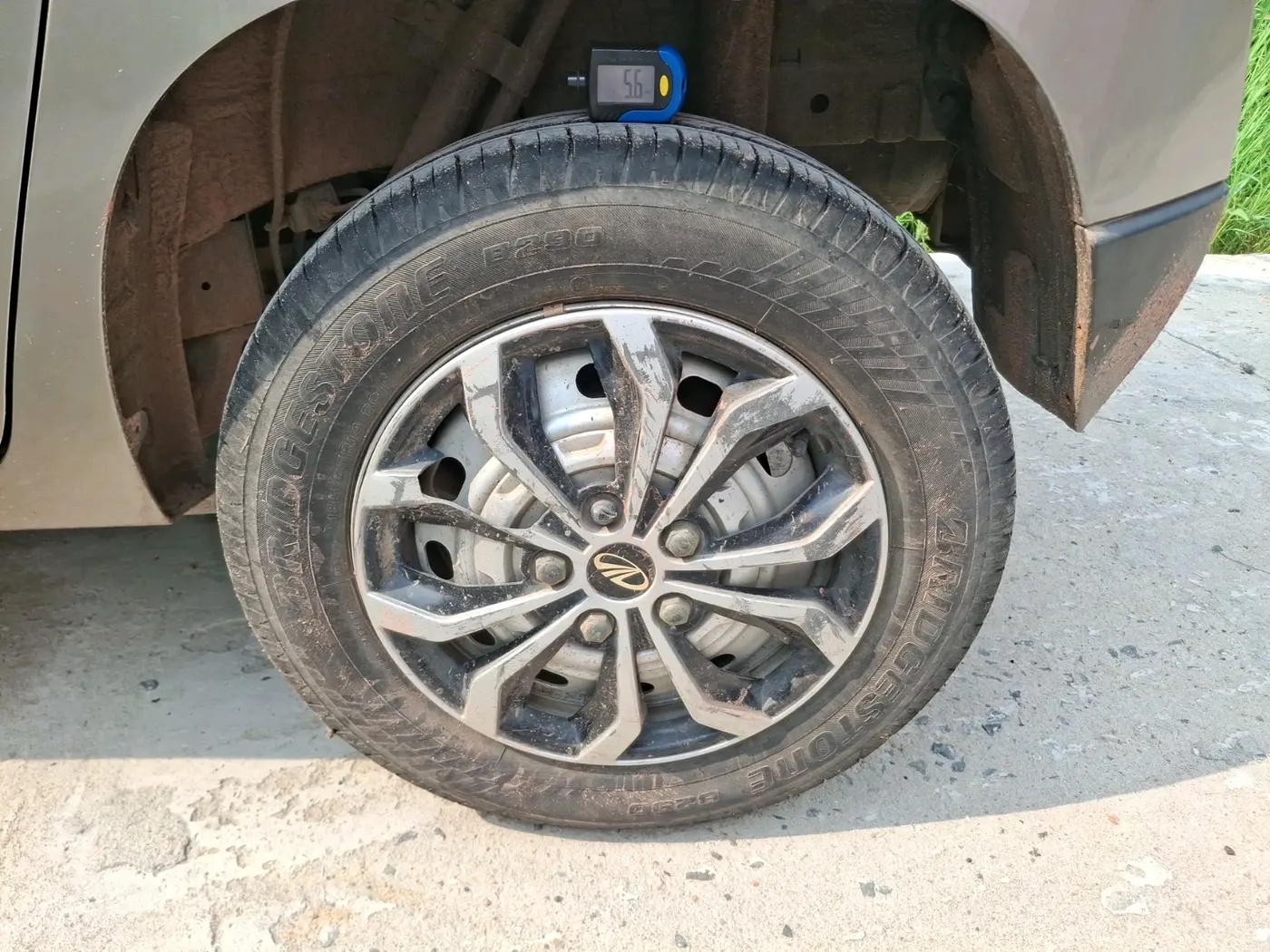 2016 Mahindra Kuv100 K2 PLUS 6 STR, Petrol, Manual, 28,465 km, tyre